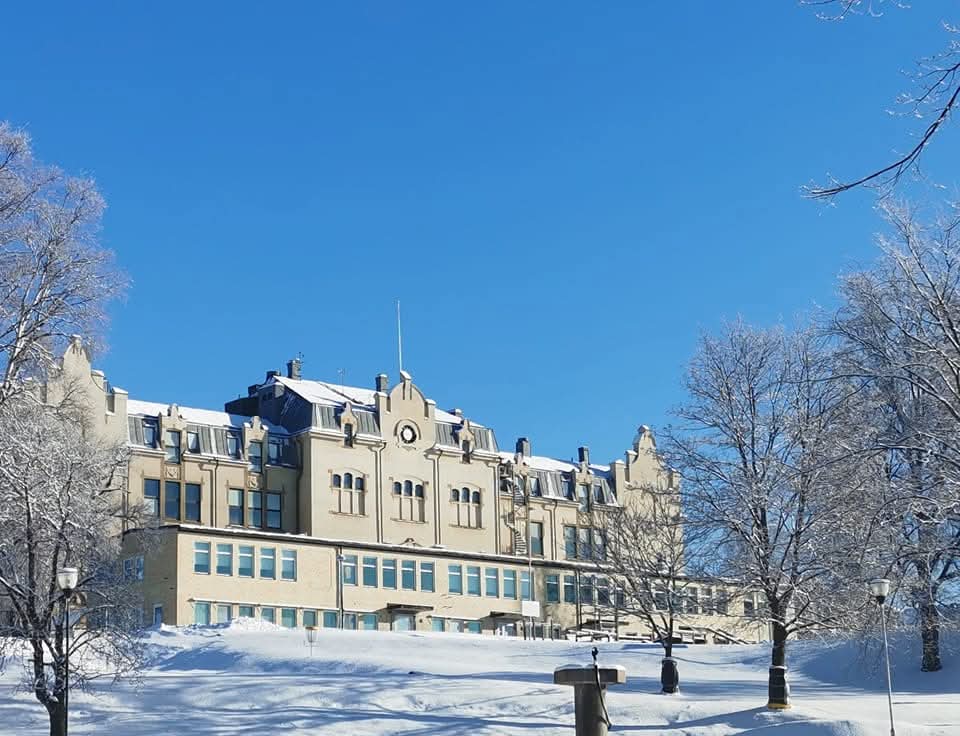 Östra Skolan vintervy